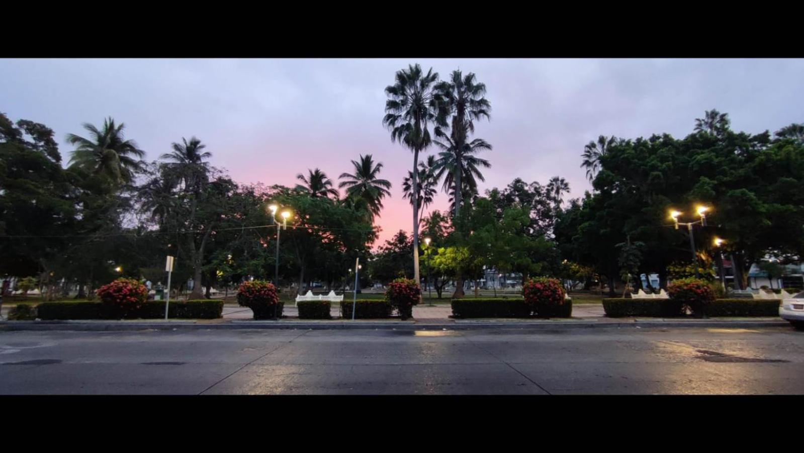 Hotel Juarez 70 Colima Dış mekan fotoğraf